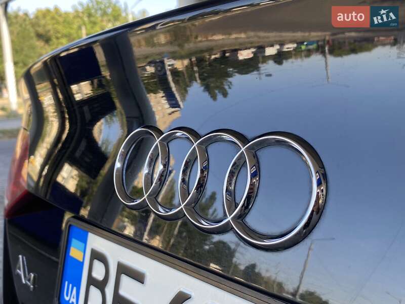 Седан Audi A4 2011 в Николаеве
