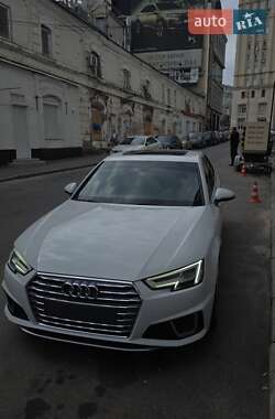 Седан Audi A4 2019 в 