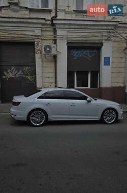 Седан Audi A4 2019 в 