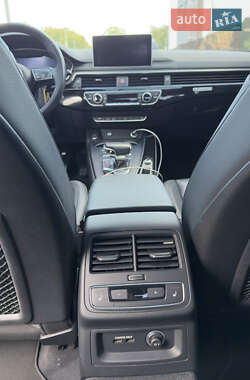 Седан Audi A4 2019 в Дніпрі