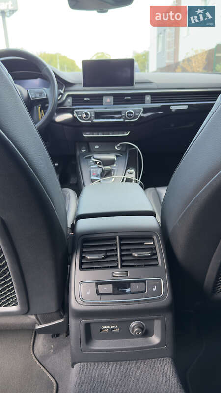 Седан Audi A4 2019 в Днепре