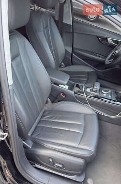 Седан Audi A4 2019 в Дніпрі