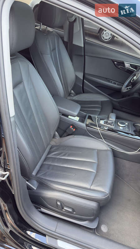 Седан Audi A4 2019 в Днепре