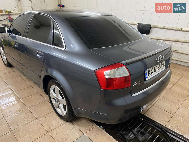 Седан Audi A4 2001 в Чугуеве