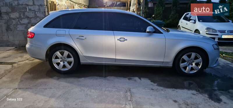 Универсал Audi A4 2011 в Берегово