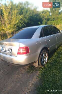 Седан Audi A4 2000 в 