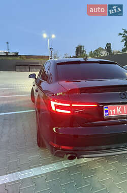 Седан Audi A4 2018 в 