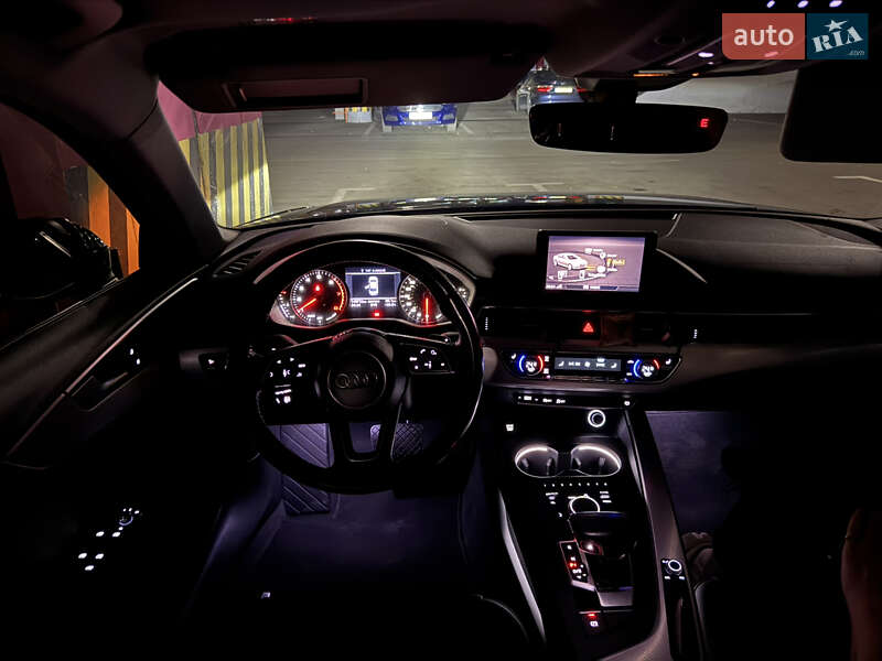 Седан Audi A4 2018 в Киеве