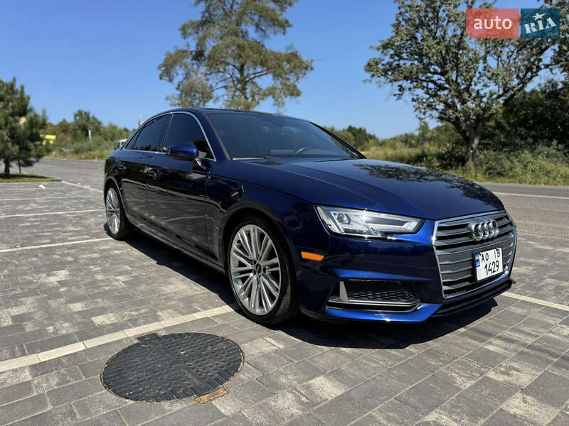 Седан Audi A4 2019 в Ужгороді