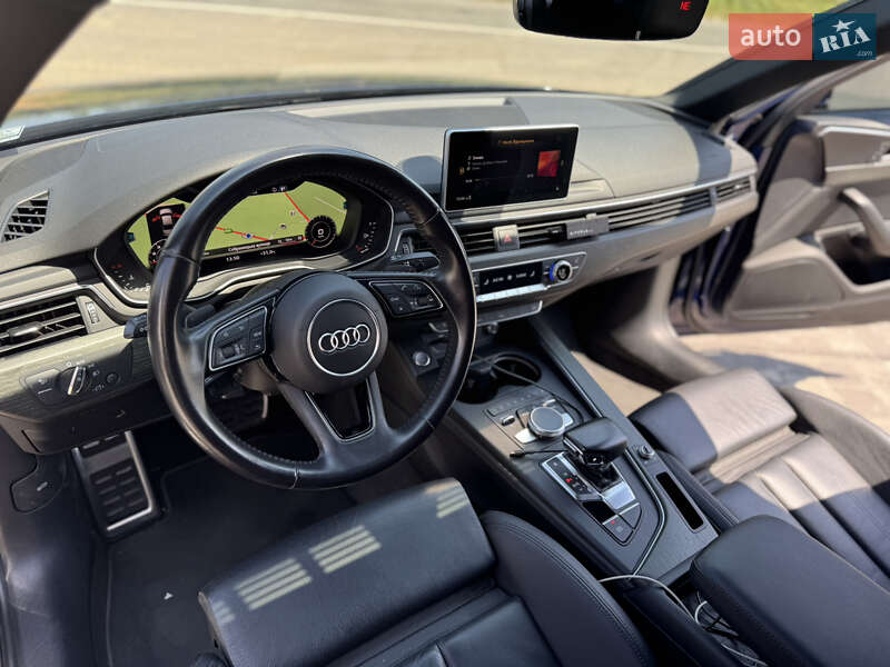 Седан Audi A4 2019 в Ужгороді