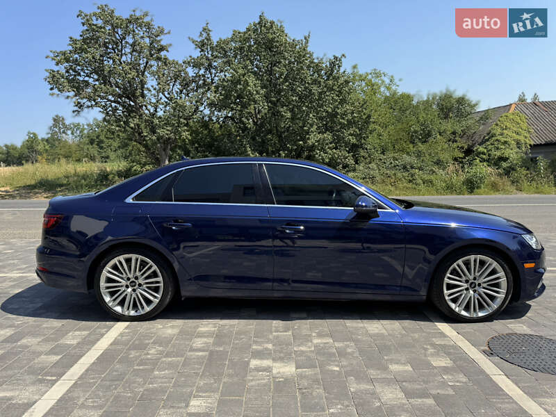 Седан Audi A4 2019 в Ужгороді