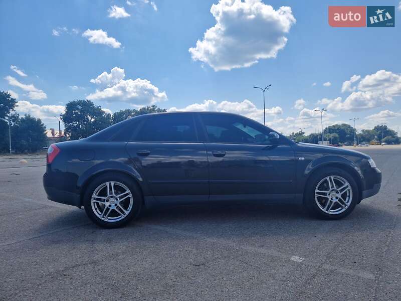 Седан Audi A4 2001 в Черноморске