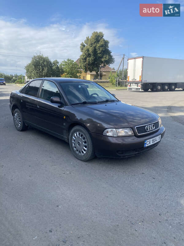 Седан Audi A4 1997 в Ковеле
