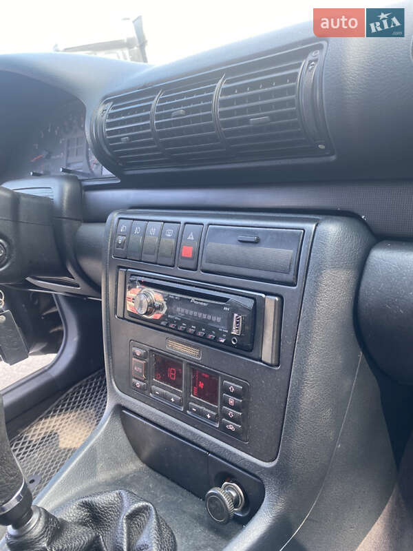 Седан Audi A4 1997 в Ковеле