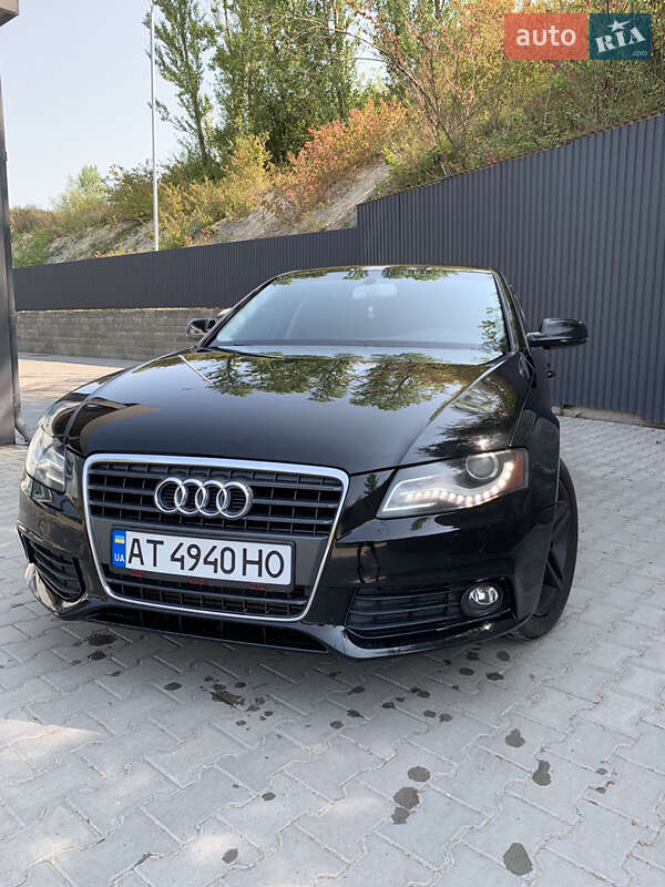 Седан Audi A4 2010 в Галиче