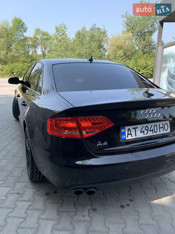 Седан Audi A4 2010 в Галиче