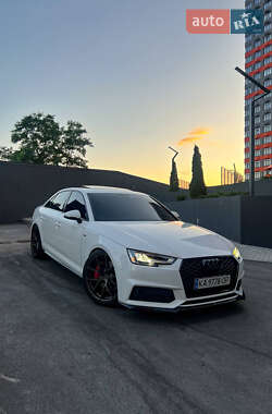 Седан Audi A4 2015 в 