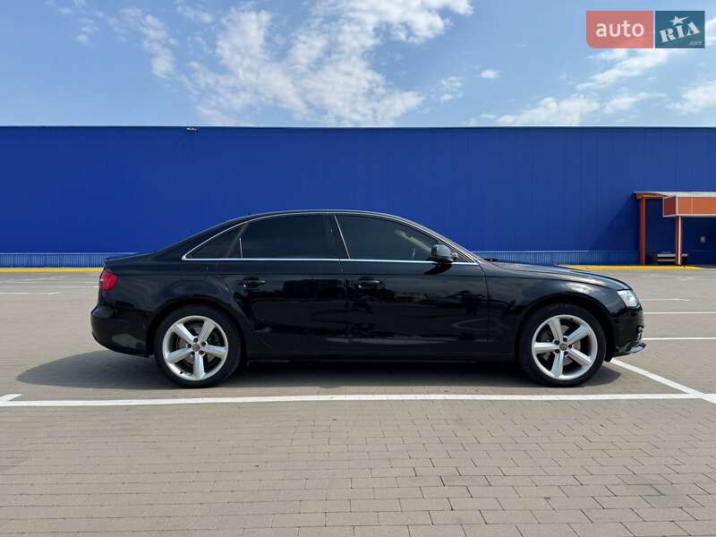 Седан Audi A4 2012 в Сумах
