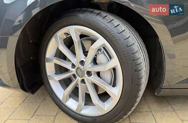 Седан Audi A4 2016 в 
