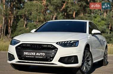 Седан Audi A4 2021 в 