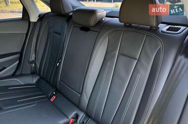 Седан Audi A4 2021 в 