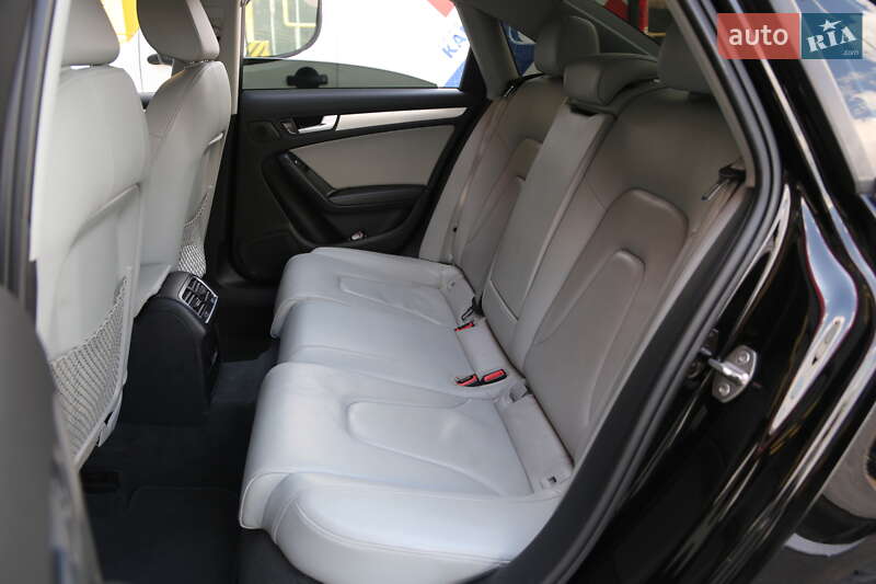 Седан Audi A4 2015 в Киеве