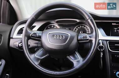 Седан Audi A4 2015 в 