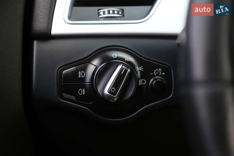 Седан Audi A4 2015 в Киеве