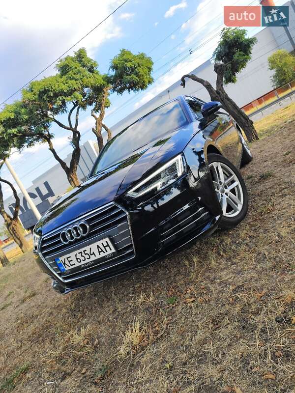Седан Audi A4 2017 в Днепре
