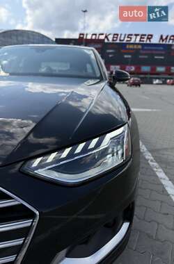Седан Audi A4 2020 в 