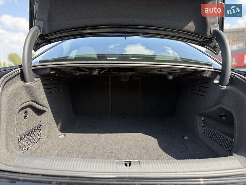 Седан Audi A4 2020 в Киеве