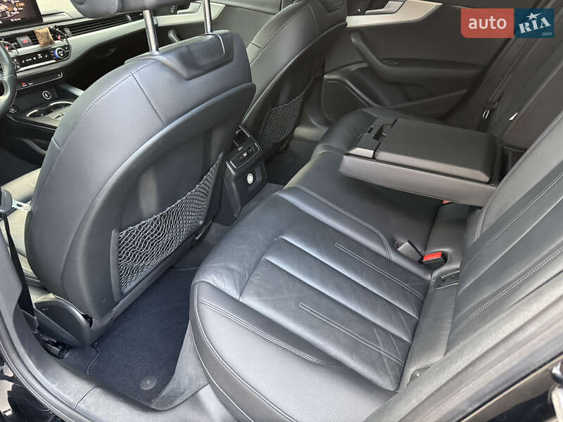 Седан Audi A4 2018 в Киеве