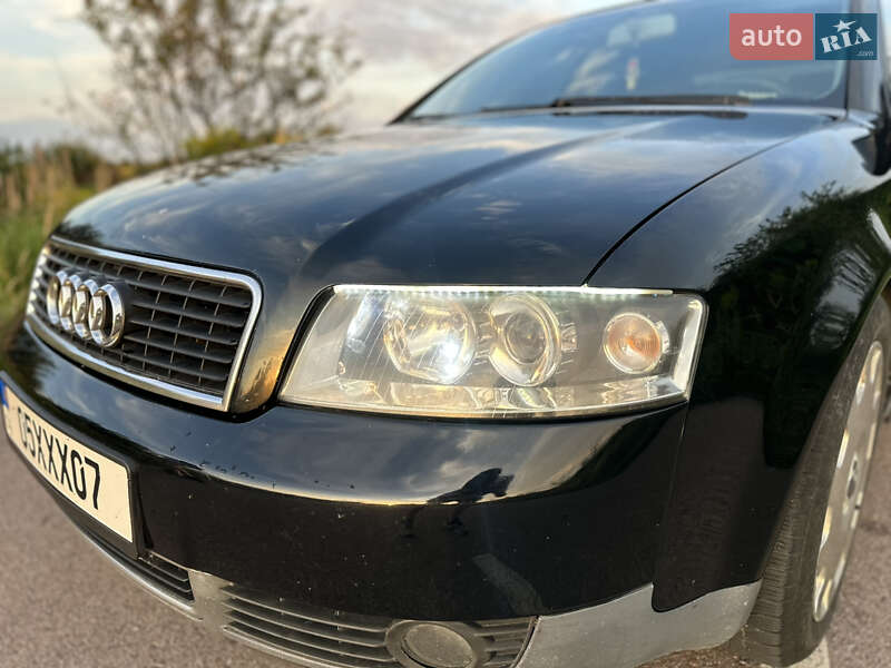 Седан Audi A4 2004 в Городке
