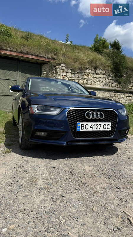 Седан Audi A4 2012 в Золочеве