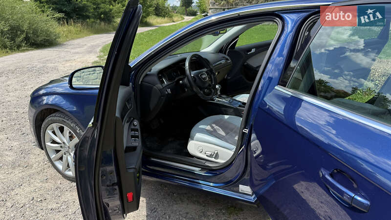 Седан Audi A4 2012 в Золочеве