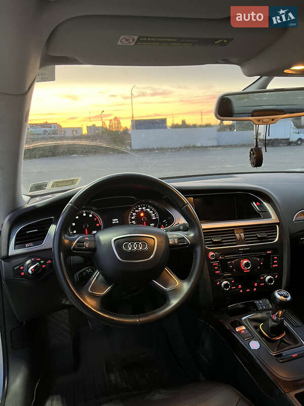 Седан Audi A4 2014 в Киеве