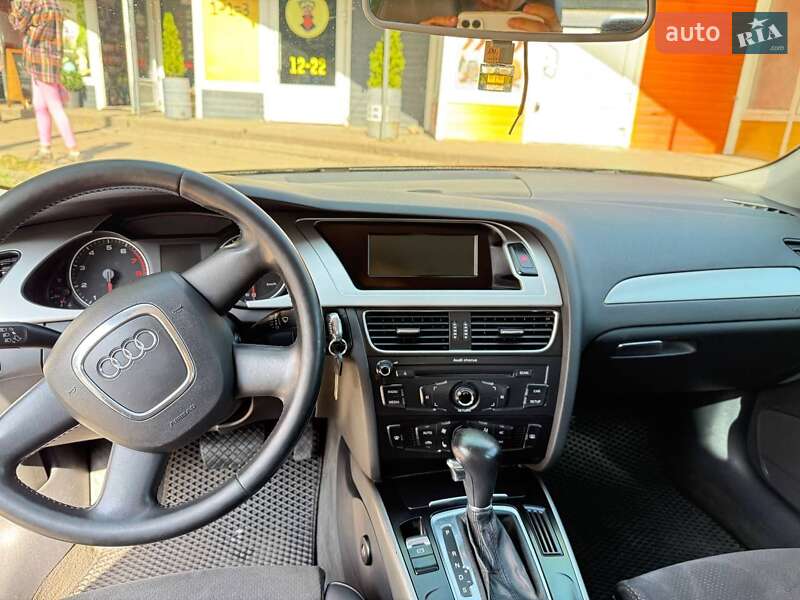 Седан Audi A4 2008 в Чернигове