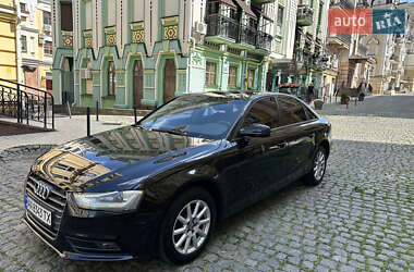 Седан Audi A4 2012 в 