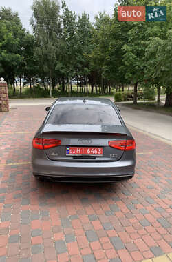 Седан Audi A4 2014 в 