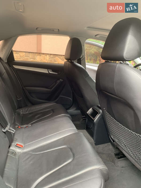 Седан Audi A4 2014 в Вараше
