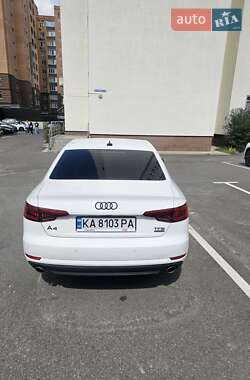 Седан Audi A4 2015 в 