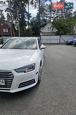 Седан Audi A4 2015 в 