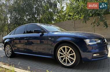 Седан Audi A4 2015 в 