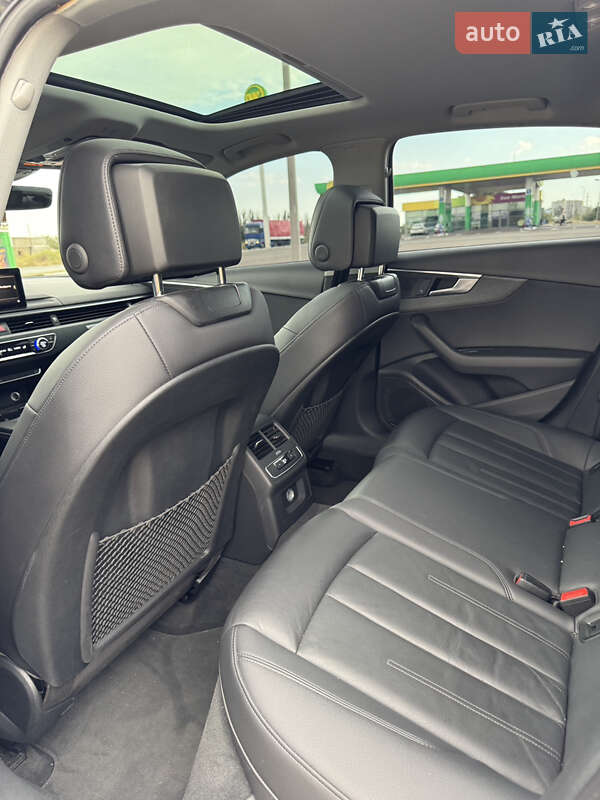Седан Audi A4 2017 в Николаеве