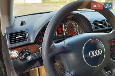 Седан Audi A4 2001 в 