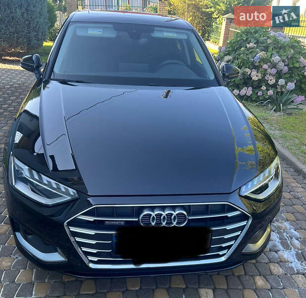 Седан Audi A4 2023 в Львове