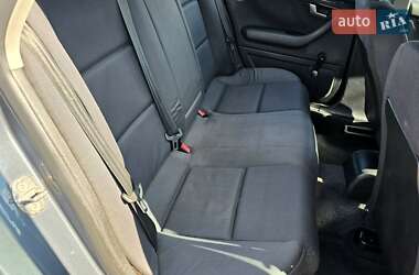 Седан Audi A4 2001 в 