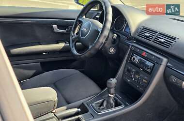 Седан Audi A4 2001 в 