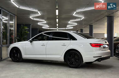 Седан Audi A4 2016 в 