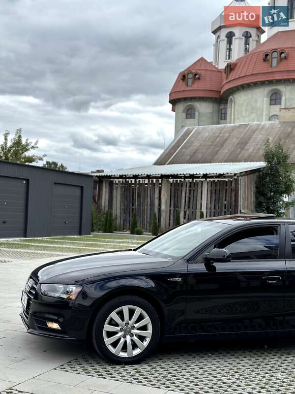 Седан Audi A4 2013 в Самборе